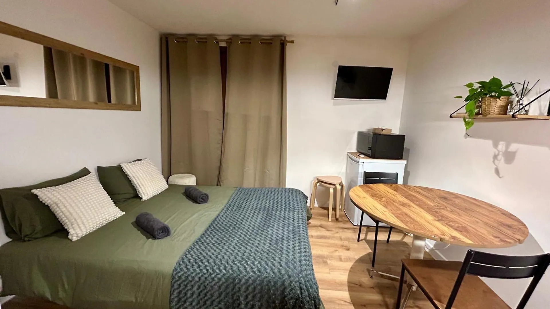 Lägenhet Charmant Logement Tout Confort Bernex